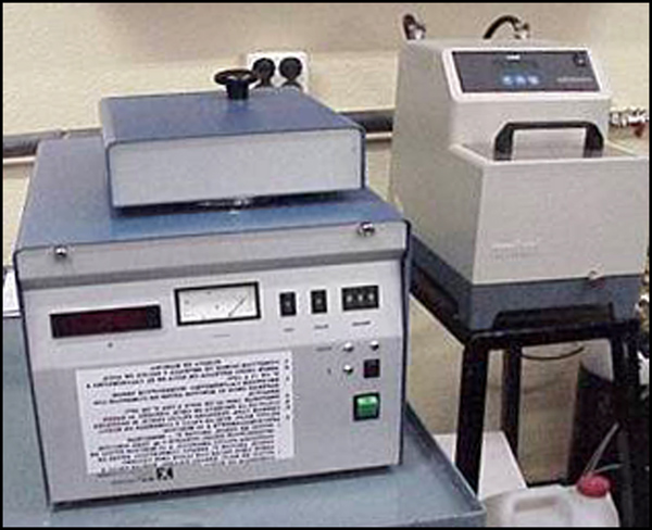 Bomba calorimétrica (IKA C400) usada para el ensayo de poderes caloríficos en el Laboratorio. Foto: Francisco Marcos